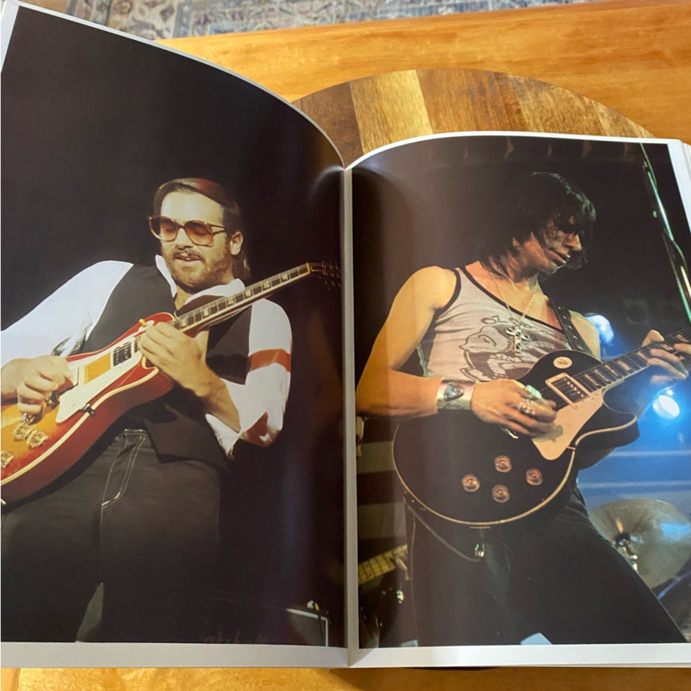 Vintage 1983 GIBSON ELECTRICS Guitar Book Vol 1 - Unique Factory Misprint - Picture 16 of 16
